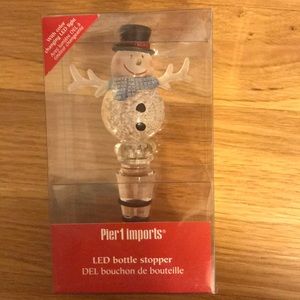 $7❗️ Snowman ⛄️ LED bottle stopper Pier 1